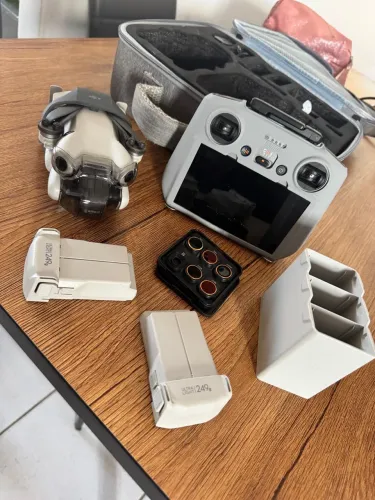 Drone DJI - Mini 4 Pro + Acessórios 