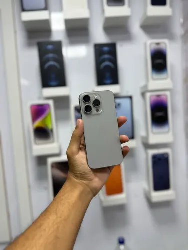 IPHONE 15 PRO 128 GIGAS CÂMERA TROCADA 