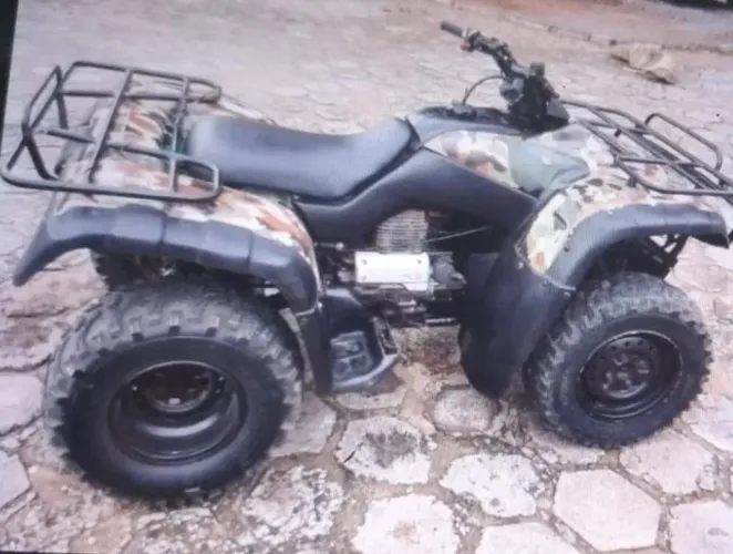 Quadriciclo 4x4 350 CC, Ótimo Estado