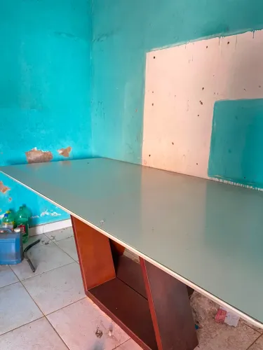 Mesa de Jantar Grande + 8 Cadeiras Capitonê em Veludo Vermelho