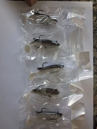 Isca artificial soft, kit com 5 peças, novo sem uso 
