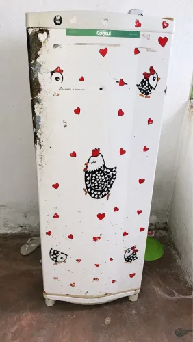 Vendo geladeira usada funcionando tudo perfeitamente 