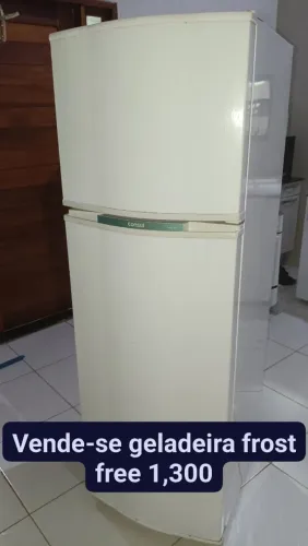 Vende-se uma geladeira duplex funciona tudo perfeitamente por r$ 1.300