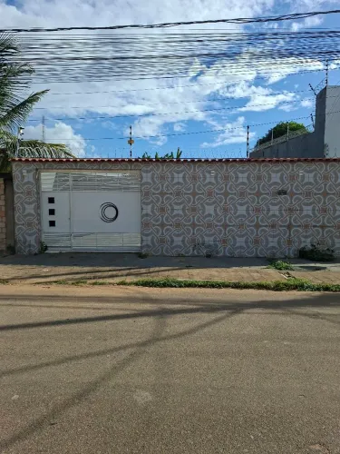 Aluga-se semi mobiliada