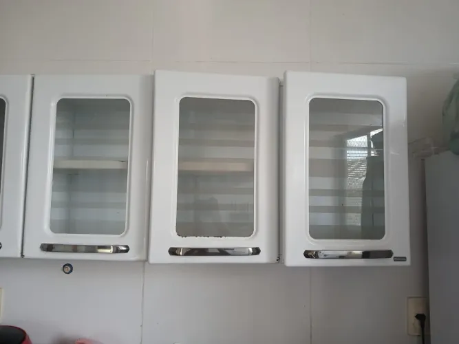 02 Armários de aço, aerios triplos usados