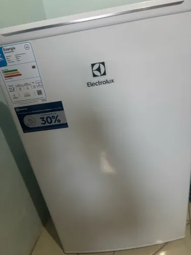 Frigobar Eletrolux 120 litros cm 7 mês ainda de garantia 