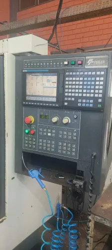 CENTRO DE USINAGEM VERTICAL FEELER. Com guia linear - 1000 mm