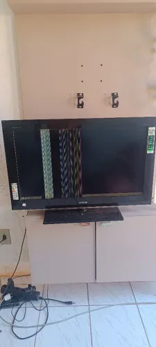 Tv retirada de peças