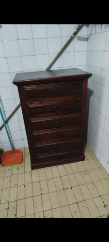 Cômoda de madeira