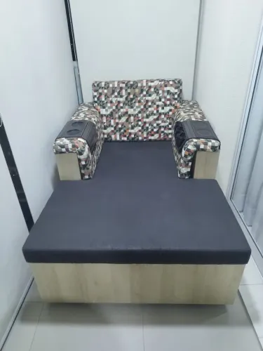 Poltrona chair com baú 