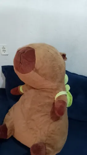 Capivara de pelúcia gigante 