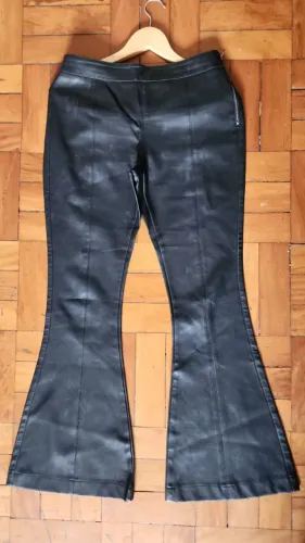 Calça Pantalona em couro ecológico para customização