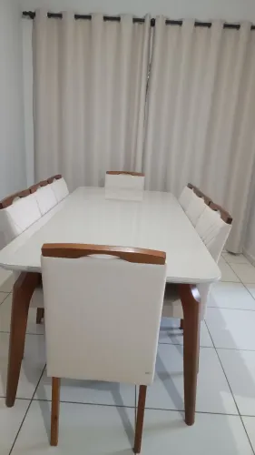 Mesa de jantar completa para 8 lugares com cadeiras (madeira)