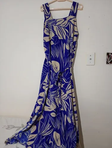 Vendo esses vestidos longos veste do M ao G 