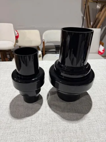 Par de vasos preto