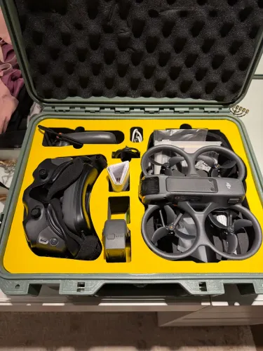 Drone Dji Avata 2 con 2 baterias, muito novo