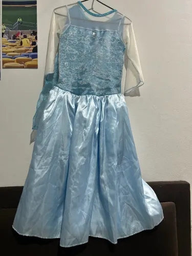 ? Vestido da Frozen + Luvas ?