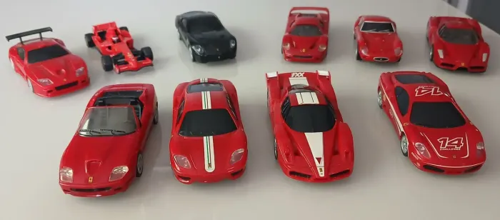 COLEÇÃO MINIATURAS FERRARI V-POWER SHELL