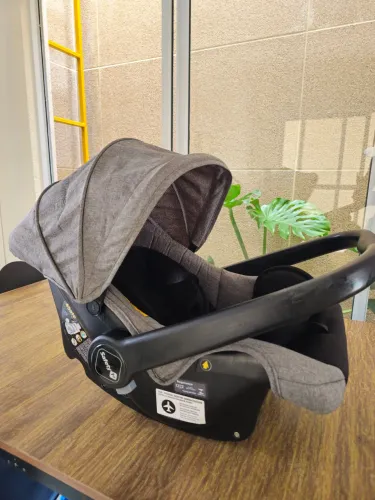 Bebê conforto safety higienizado