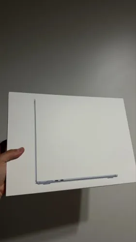 MacBook Air M4 16/256/15 polegadas LACRADO