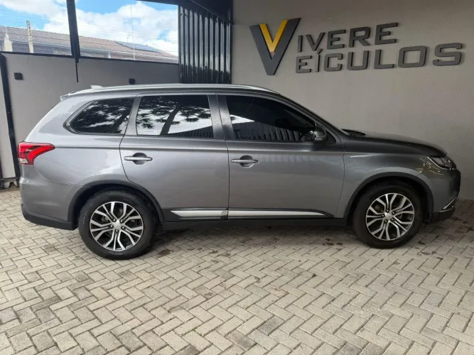 Mitsubishi Outlander Comfort 2.0 16V Aut. 2018
