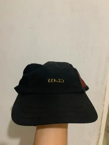 Vendo boné marca class estilo skatista