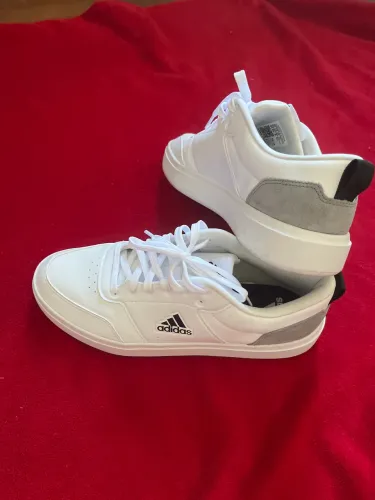 Adidas semi novo