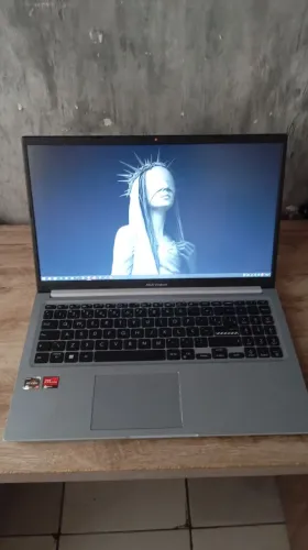 Notebook Asus vivobook 15, troco por uma CPU (Aberto a Negociações)