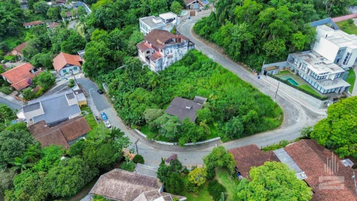 Incrível Terreno à Venda com 476m² no bairro Petrópolis em Blumenau