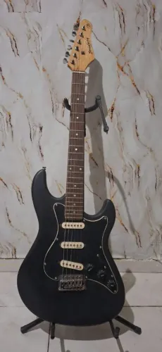 Linda Guitarra strimberg