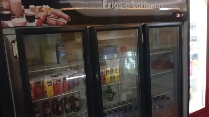 Expositor em excelente estado 