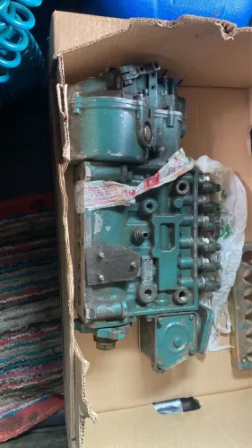 Vende-se bomba injetora motor 113.