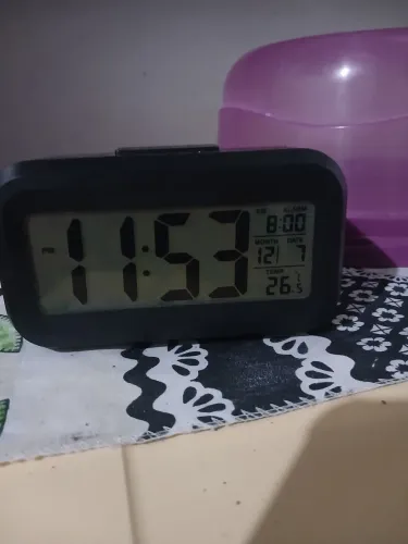Relógio Despertador Digital de Mesa Retangular com Termômetro.