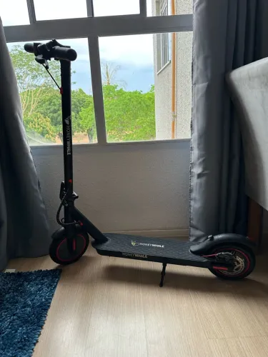 PATINETE ELÉTRICO COM 9 MESES DE USO APENAS!