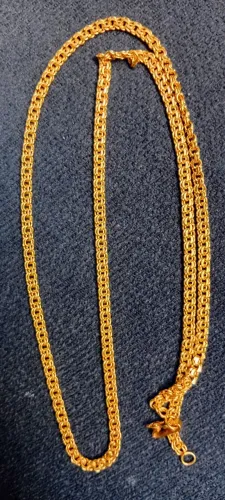 Vende-se um cordão de ouro