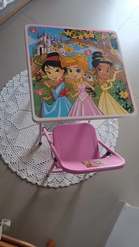 Mesa infantil das princesas