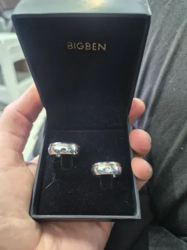 Vendo par de alianças da bigben modelos antigos