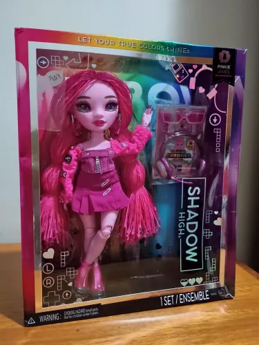 Boneca Shadow high Rainbow high Pinkie Lacrada