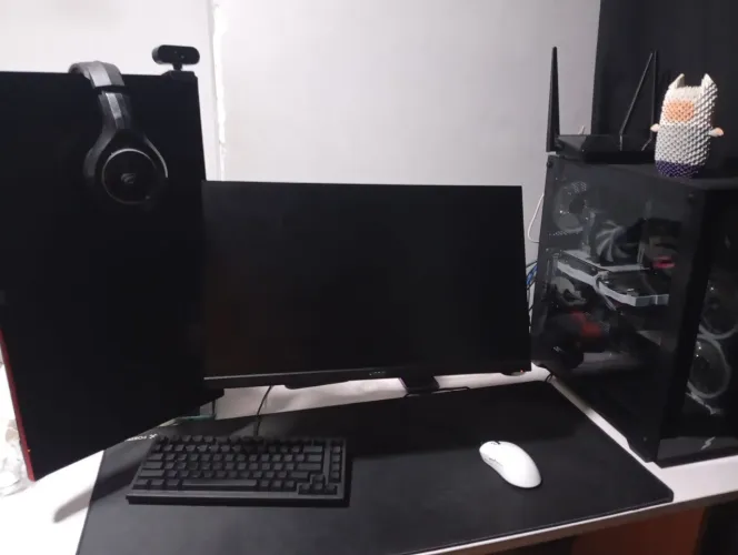 PC Completo com 2 monitor e periféricos + RX 6600 + Ryzen 5 5600 + 16RAM DDR4 3200MHz