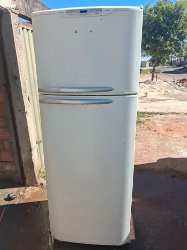 Geladeira electrolux frost free  438 litros