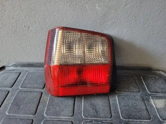 Lanterna traseira esquerda uno original