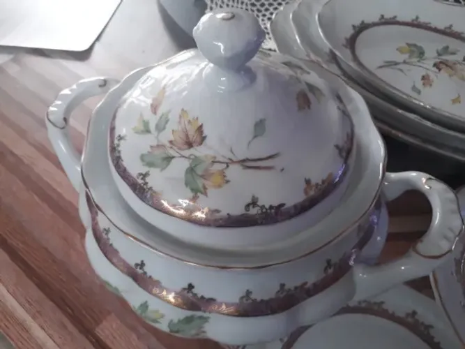 Jogo de Louca Antiga 1967 com filetes em dourado