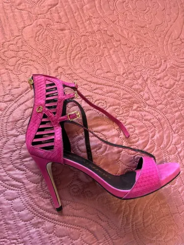 Salto Carmen Steffens tamanho 38
