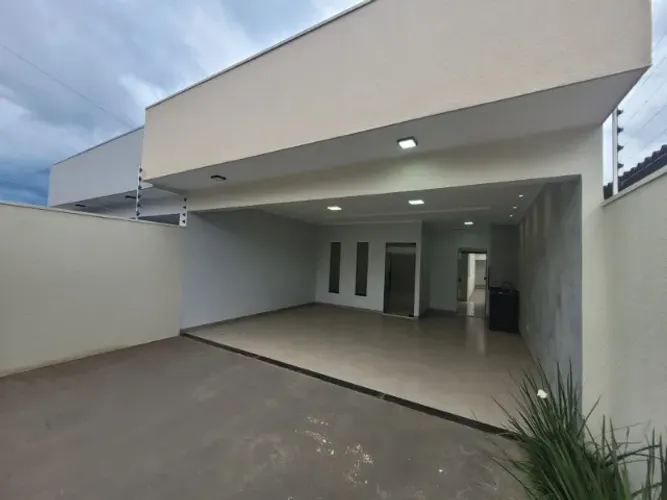 Casa em Anápolis com 3 quartos, 1 suíte, Garagem para 2 carros, Sala com Pé direito Duplo.