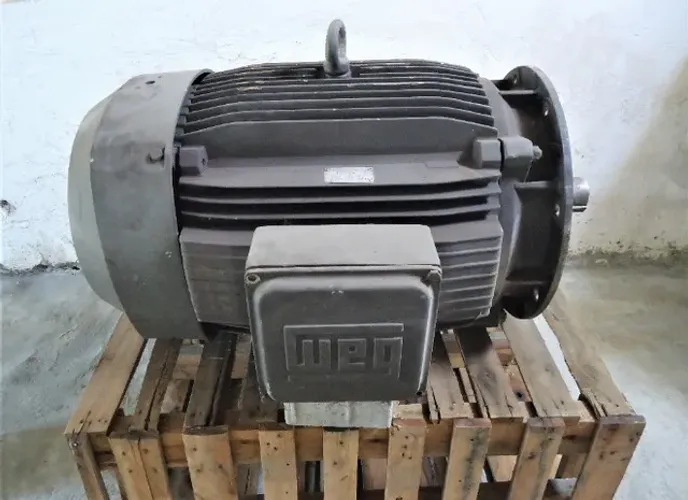 -Motor elétrico Weg 125cv baixa rotação - 4 polos, bem conservado!!!