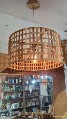 Luminária Pendente em Madeira trançada 