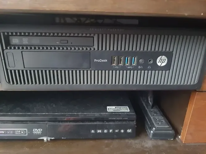 Desktop computador hp prodesk ssd 256 8gb ram core i5 placa AMD radeon.