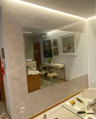 Aplicação de papel de parede e montagem e desmontagem de moveis 