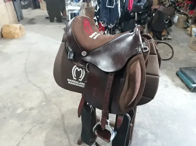 Vende-se uma Sela Mangalarga Marcha Flex Pasfil + 01 Manta Neopreme x Gel x Couro.