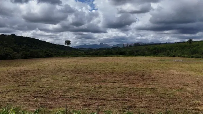Chácaras de 1.000m2 dentro de condomínio fechado com escritura e registro- Mateus Leme